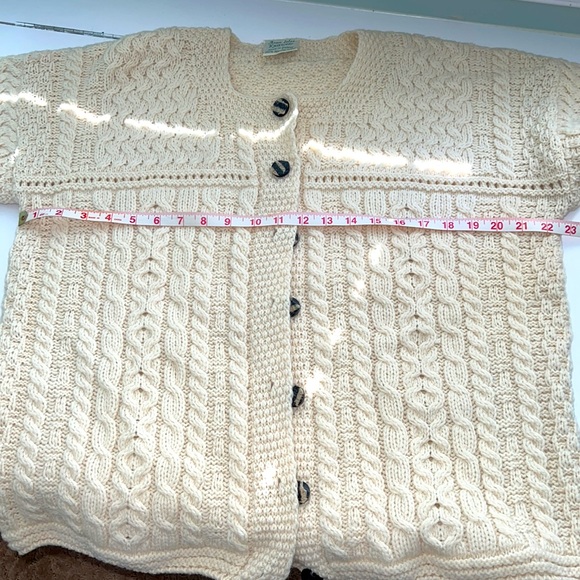 Aran Isles Cableknit 100% Wool Cardigan with beautiful buttons - Picture 7 of 7